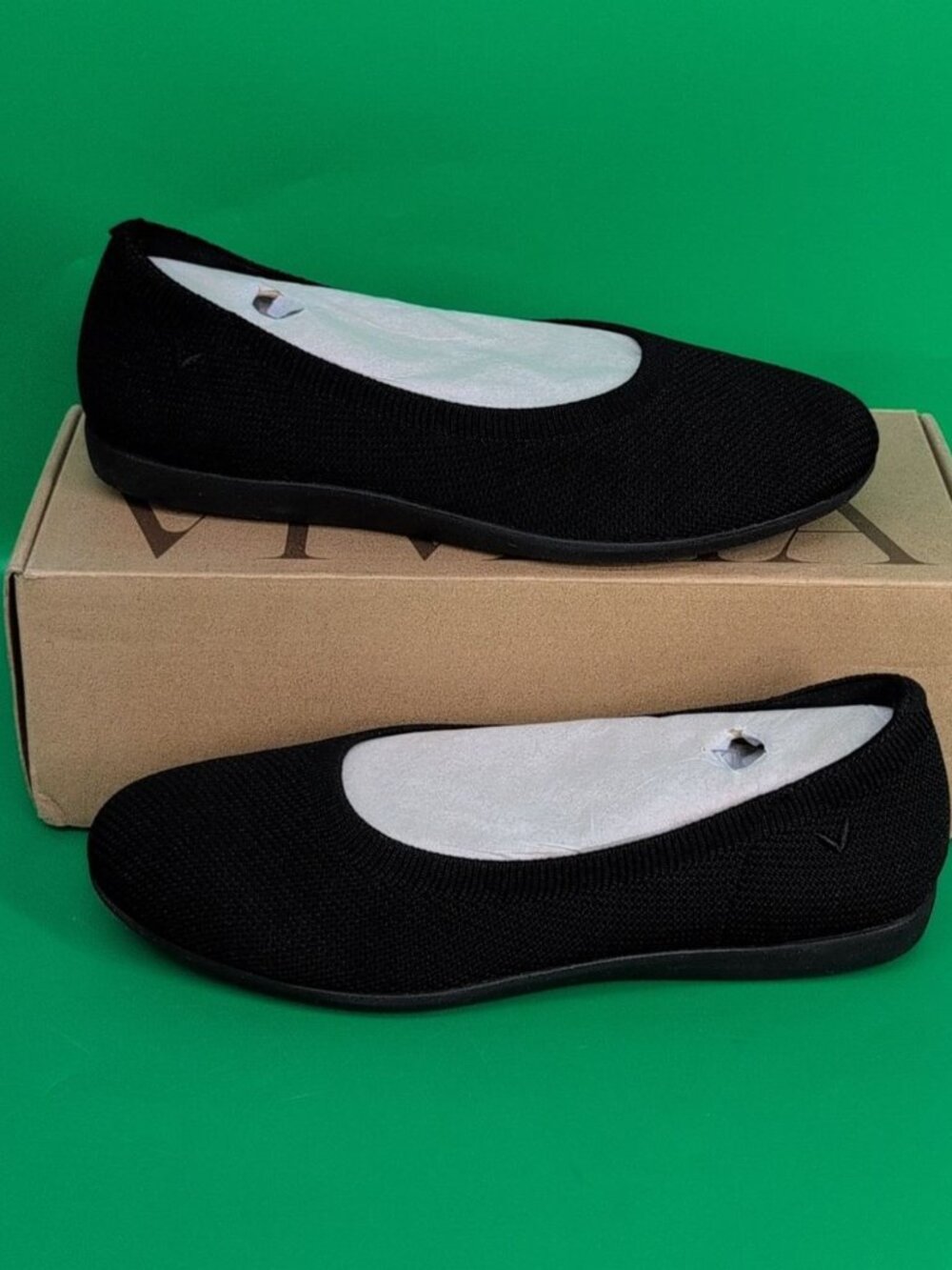 Vivaia Claire Walker Water Repellent Round Toe Women's Flat Shoes 39.5 Black
